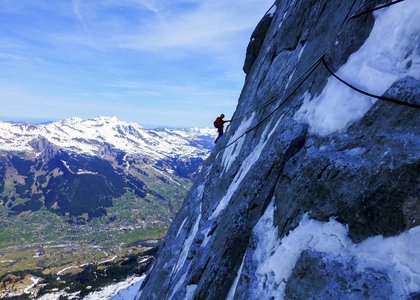 David Lama auf dem Weg zum Gipfel des Eiger waehrend ServusTV's "Bergwelten - Peter Habeler", am Eiger, Amtsbezirk Interlaken, Bern, Schweiz. (© Timeline Production)