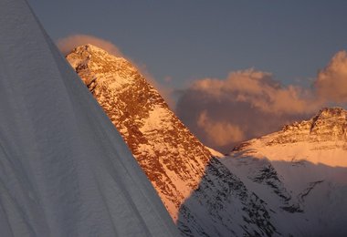 Abendlicher Blick auf Everest und Lhotse (c) Zsolt Torok