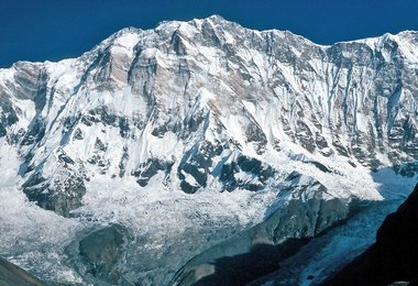 Die Annapurna mit ihrer mächtigen Südwand (c) Wolfgang Beyer