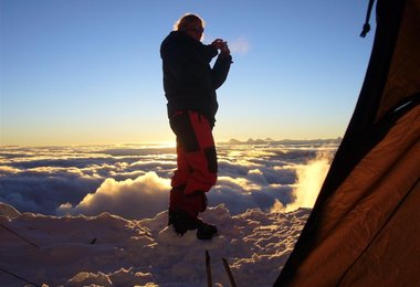 Sonnenuntergang im C 2 auf 7000m