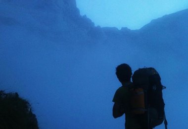 Adam beim Zustieg zum Naranjo de Bulnes (c) Bernardo Gimenez