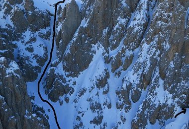 Detail der Skiabfahrt im oberen Teil der SW Wand des Langkofelecks (c) Hermann Comploj