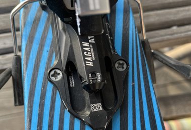 Am Hinterbacken lassen sich Z-Wert und Längenverstellung leicht einstellen (c) Hannes Haberl