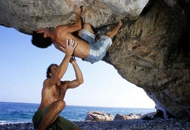 Bouldern am Strand von Akyarlar © Hermann Erber