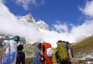 Der Alpine Hauler bis oben hin gefüllt.