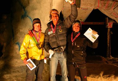 Von links n. rechts Samuel Anthamatten, Zermatt (2. - Black Diamond), Simon Wandeler, Nottwil (Eisboulder-Schweizermeister 05 - Team Austrialpin) und Roger Schäli, Interlaken (3.)