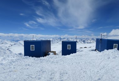 Container Hütten auf 3850 m