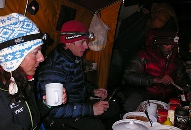 Gerlinde, David & Fabrizio beim Frühstück © www.amical.de R.Dujmovits