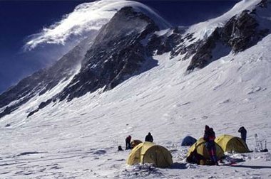 Shisha Pangma - Tiroler erfolgreich !