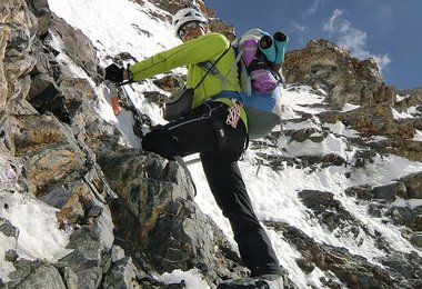 Ralf Dujmovits im Aufstieg zum Platz von Lager II