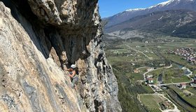 Genusslänge, sehr schöne Plattenkletterei - Via Essusiai