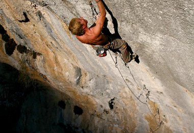 Andreas Bindhammer in PuntX 9a+ © Philippe Maurel - www.nice-climb.com