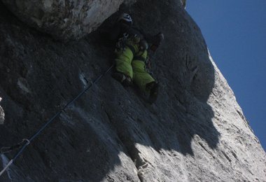 Andreas richtet die Piaz-Seillänge (SL. 27) ein.