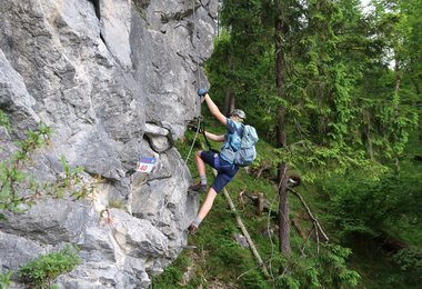 Steil zur Sache geht es am Poppenberg-Klettersteig