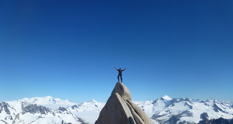 Auf dem Gipfel der Guillaumet im Hintergrund das gigantische Chilenische Inlandeis