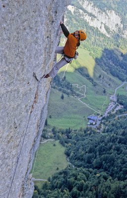 Es wurde noch keine alpine 8b+ von einem Kletterer begangen, der im Sportklettern nicht als solider 8b+ oder sogar 8c+ Kletterer bekannt ist.