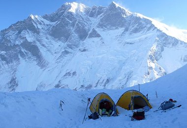 Unser kleines Biwak 30 Meter unterhalb des Gipfels
