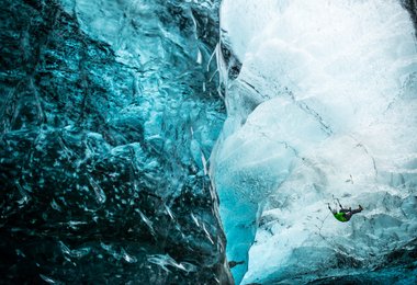 Climbing Ice - The Iceland Trifecta (c) Tim Kemple