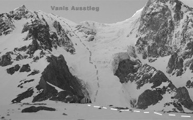 Die Direkte Nordwand oder auch Vanis-Ausstieg an der Hochferner Nordwand gelang Ericht 1949.