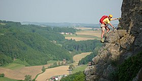 Klettersteig Action an den Felsabbrüchen der Riegersburg (c) Andreas Jentzsch