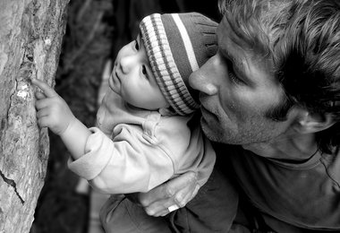 Junior und Papa beim Fachsimpeln