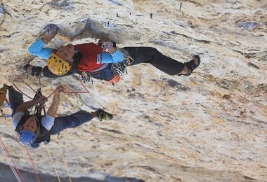 Ines Papert klettert Pellisier (10) an der Gr. Zinne