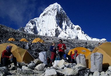 Zwischenlager/ABC mit Ama Dablam im Hintergrund