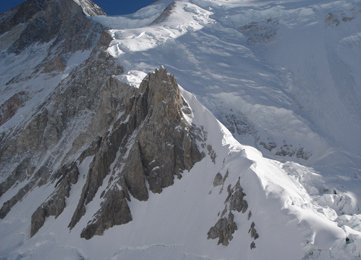 Beim Abstieg - hinten der Gasherbrum II (8035m)