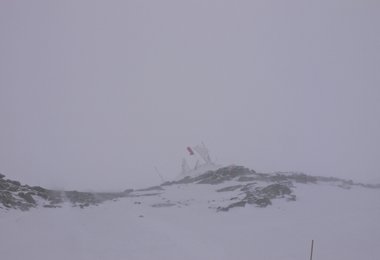 Der Gipfel des Mustagh Ata im Nebel