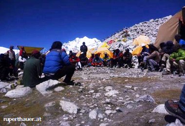 Sherpa-Streik im Basislager des Cho Oyu