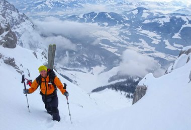 Andi Riesner beim Aufstieg auf die Hackenköpfe (Wilder Kaiser)