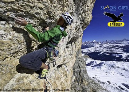 Simon Gietl in Fairplay, 9+/10-, Dolomiten; Foto: Claudia Ziegler