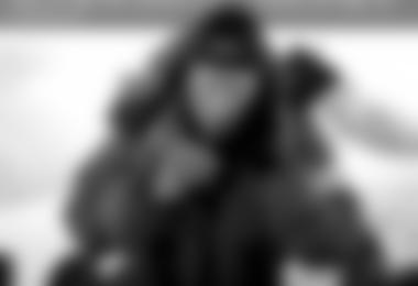 Kenton Cool beim Twittern am Everest