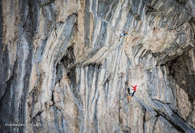 Ines Papert und Luka Lindič gelingt die Erstbegehung von "Sharks of Königsee" (8a). (Foto: Stefan Wiebel)