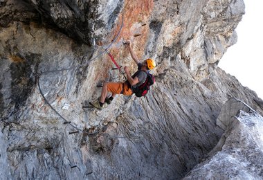 Zum Vergleich - die E-Stelle am Einstiegsüberhang - "Der Johann" Klettersteig (Dachstein)
