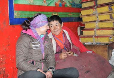 Bei unserer Puja im Koster Rongbuk Bild R. Dujmovits www.amical.de