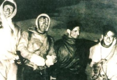 (v.l.) Harrer, Kasparek, Heckmair und Vörg nach ihrem Eiger Nordwand Durchstieg
