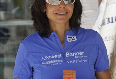 Gerlinde Kaltenbrunner,  Photograph: Ralf Dujmovits/National Geograph