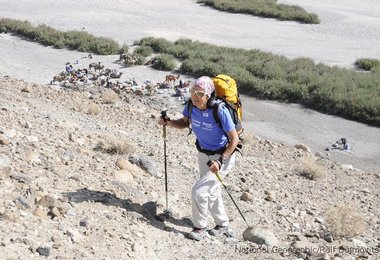 Aufstieg vom letzten Zwischenlager auf dem Weg zum Basecamp © National Geographic/Ralf Dujmovits