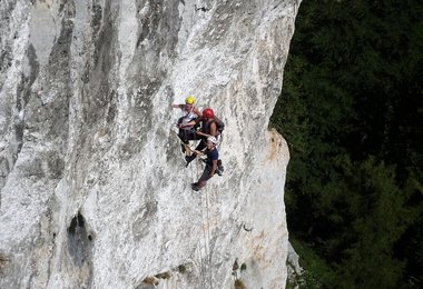 Klettern für Einsteiger - Am Standplatz einer Mehrseillängen Route (c) Andreas Jentzsch