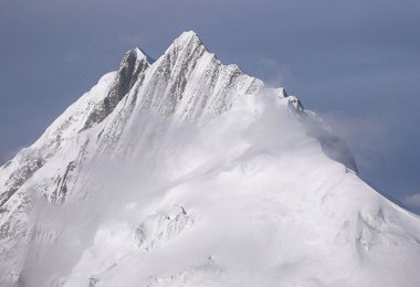 Unbestiegener 6000er gegnüber Lager I