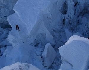 Spalten auf dem Weg zum C2 am Manaslu © manaslu.arctica.cz