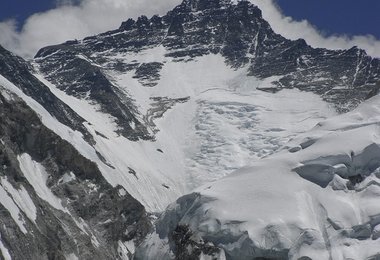 Die steile Flanke des Lhotse