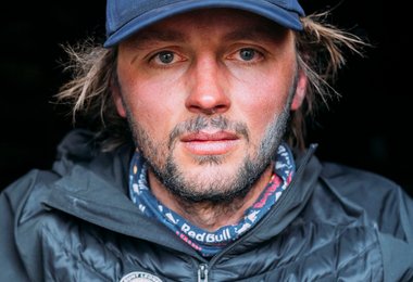 Andrzej Bargiel gelingt die Erstbesteigung und Erstbefahrung des 6.178 m hohen Yawash Sar II (c) Jędrzej Baranowski
