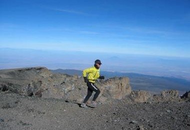 Die letzten Meter beim Rekord am Kilimanjaro n