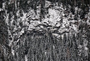 Die Wandzone mit der "Rätselburg" im rechten Teil