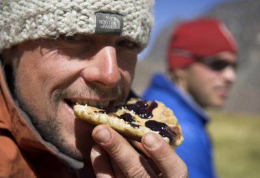 Selbst gebackenes Brot mit Nüssen, Foto: Hermann Erber www.outdoor-foto.at