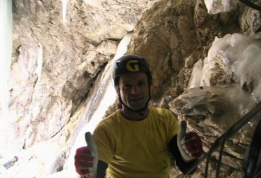 Markus in der Grotte von Landro