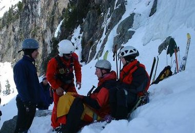 Halswirbelverletzung nach Eisschlag.