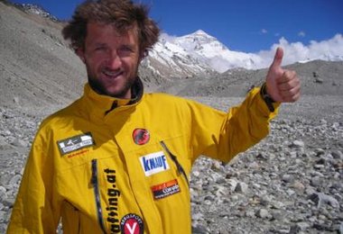 Christian Stangl vor dem Mount Everest; alle Fotos © Chr. Stangl